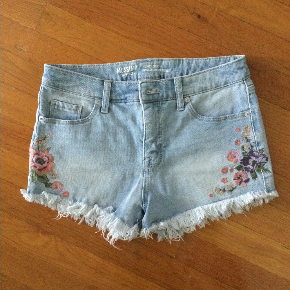 Mossimo size 6/28 denim short, like new